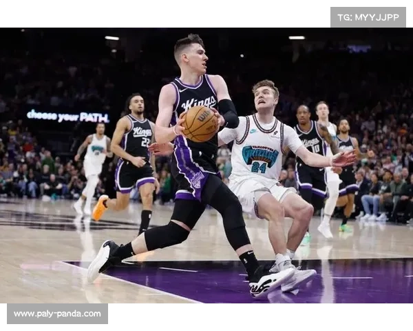 拉拉维亚替补贡献9分，湖人板凳深度显现